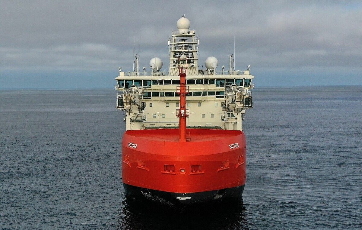 Der Eisbrecher RSV Nuyina hat die erkrankte Person aufgenommen. AAD/Damen