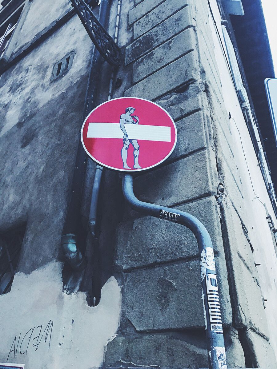 Der Künstler CLET verleiht alltäglichen Objekten das gewisse Etwas.Unsplash