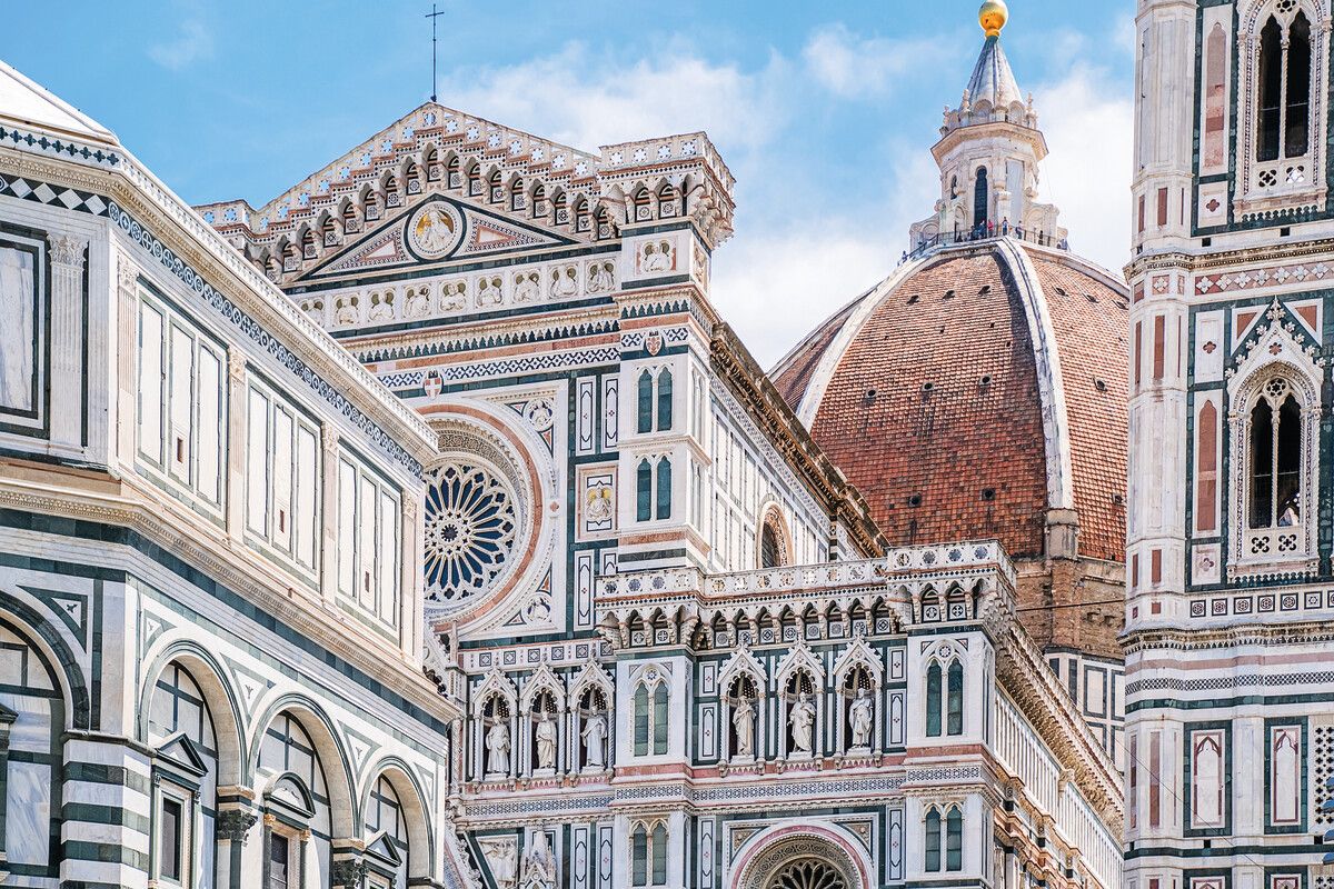 Die Kathedrale Santa Maria del Fiore ist außen und innen wunderschön.Shutterstock