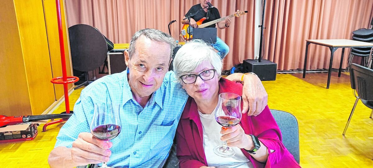 Die Pensionisten genossen einen unterhaltsamen Nachmittag mit steirischen Backhendln. PVÖ