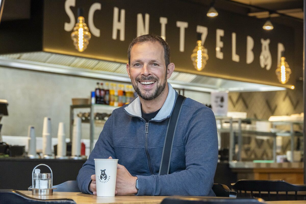 Dieter Pichler hegt trotz der Anwesenheit von archäologischem Fachpersonal die Hoffnung, dass die Filiale in Höchst möglicherweise bereits im Sommer 2024 öffnen könnte.VN/Paulitsch
