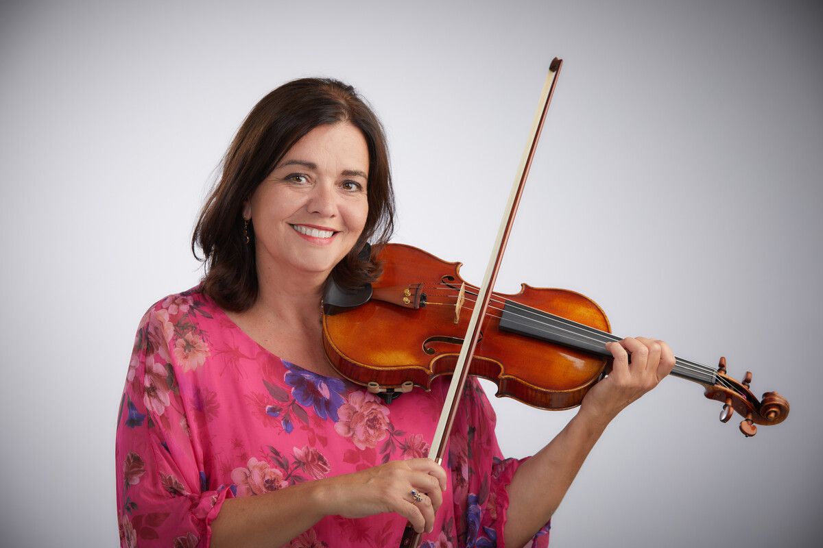 Editha Fetz ist Professorin für Violine und Kammer-musik an der Stella Vorarlberg. Studio Fasching/E. Fetz