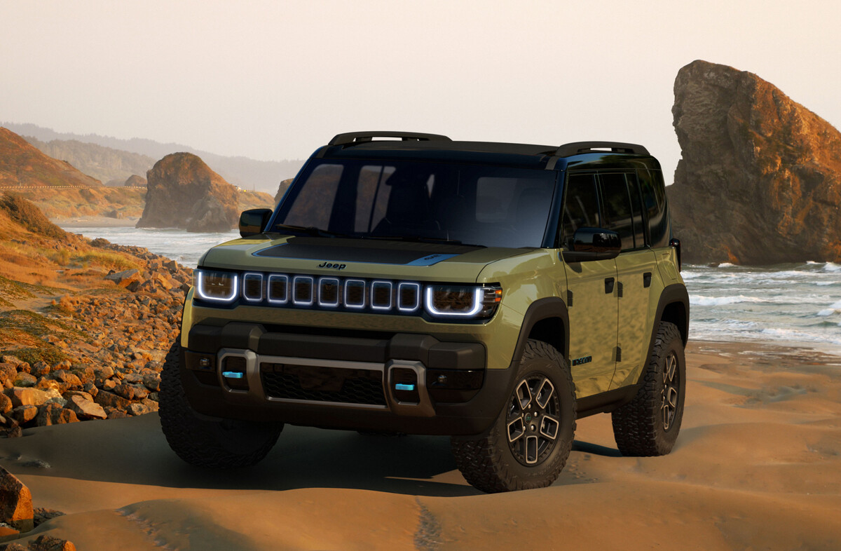 Im Wrangler-Look, aber eine Größen-Liga darunter angesiedelt: Obwohl rein elektrisch betrieben, soll der Jeep Recon über vollwertige Offroad-Talente verfügen. werk