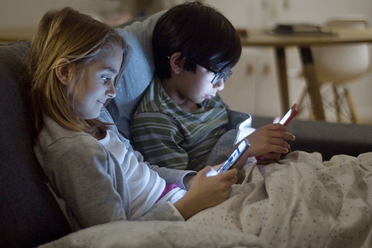 Immer mehr Kinder verbringen immer mehr Zeit vor und mit digitalen Geräten. Das schadet ganzheitlich. PEXELS