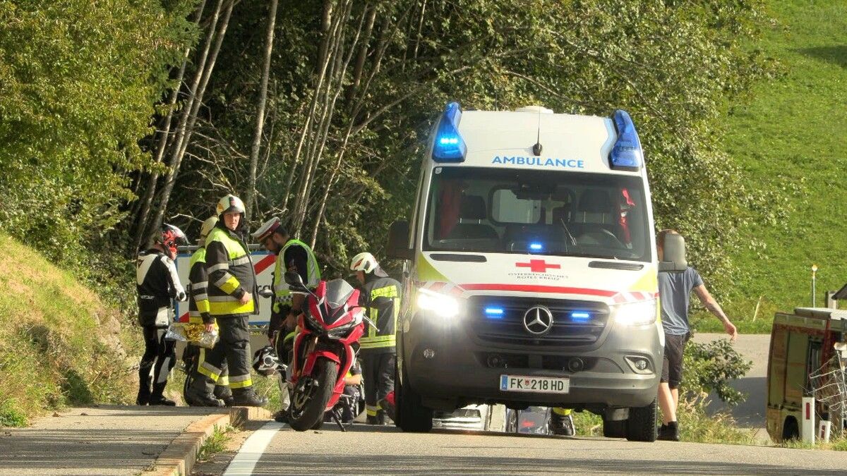 In Eichenberg verletzte sich ein Motorradfahrer bei einem Unfall.Shourot