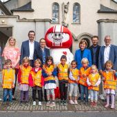 Orange und grell leuchtend
