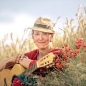 Martina Schwarzmann im Festspielhaus