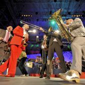 Mnozil Brass mit „Phoenix“