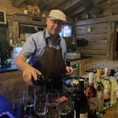 Spannende Gespräche bei gutem Wein