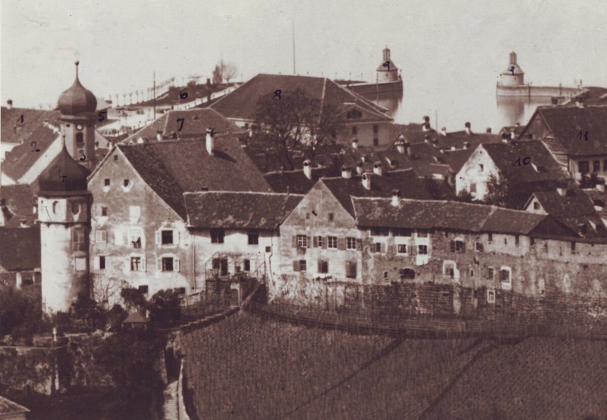 Stadtarchivar Thomas Klaigien bietet eine Führung an.Stadtarchiv Bregenz