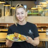 Antikes Hindernis für den Schnitzelbär