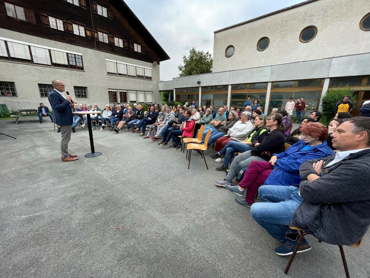 Verkehrsstudie soll auf den Tisch: Bürger drängen auf transparente Maßnahmen in Fellengatter. vn-he (2)