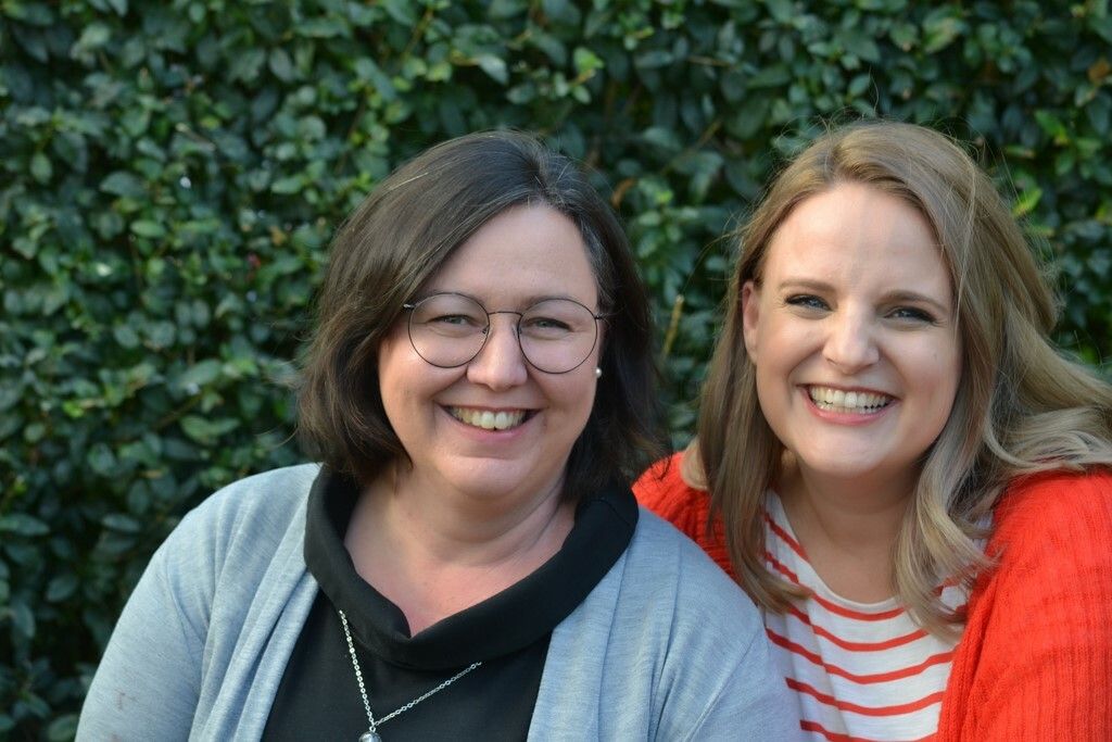 Andrea Frede (l.) und Sophia Rüscher-Fussenegger wollen beruflich und in der von ihnen gegründeten Selbsthilfegruppe für Angehörige von Sternenkindern da sein.