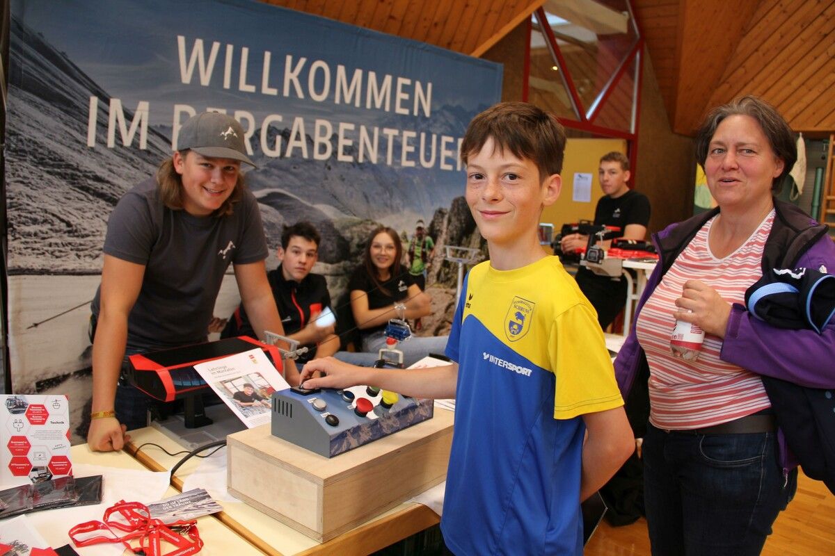 Auch die Silvretta Montafon war mit einem Stand auf der Lehrlingsmesse vertreten. stl (2)