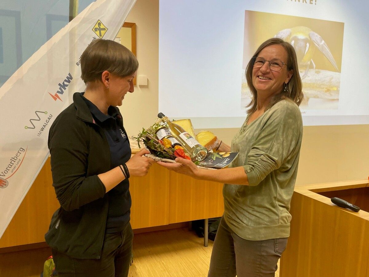 Bird Life-Obfrau Johanna Kronberger und Gemeinderätin Gerlinde Wiederin. vn-he