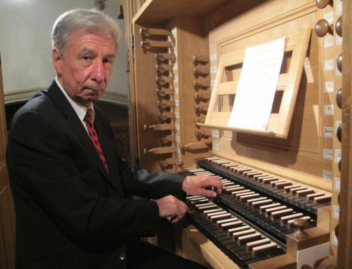 Bruno Oberhammer lädt am Montag, 20.15 Uhr, zu einem weiteren Konzert der Reihe „Wege Bachs“ in die Höchster Kirche ein. STP
