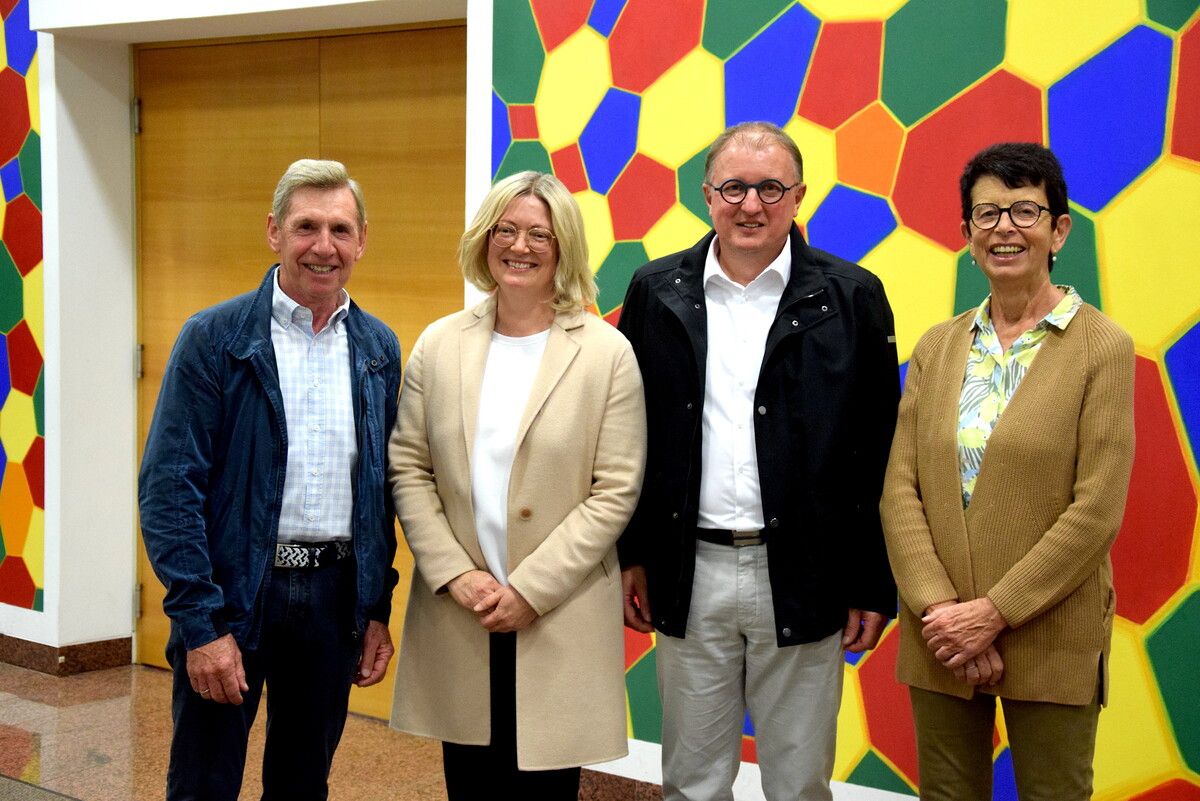 Bürgermeister a. D. Lothar Ladner, Edith Batlogg mit Ehemann und Bürgermeister Andreas Batlogg und Doris Ladner.