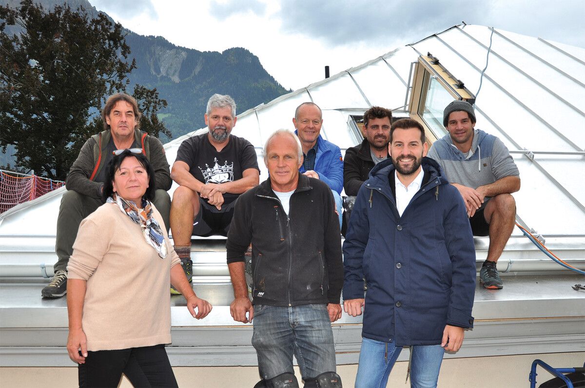 Bürgermeister Simon Tschann verschaffte sich mit einer Leberkäsjause einen Überblick über die den Bauarbeiten.stadt bludenz (2)