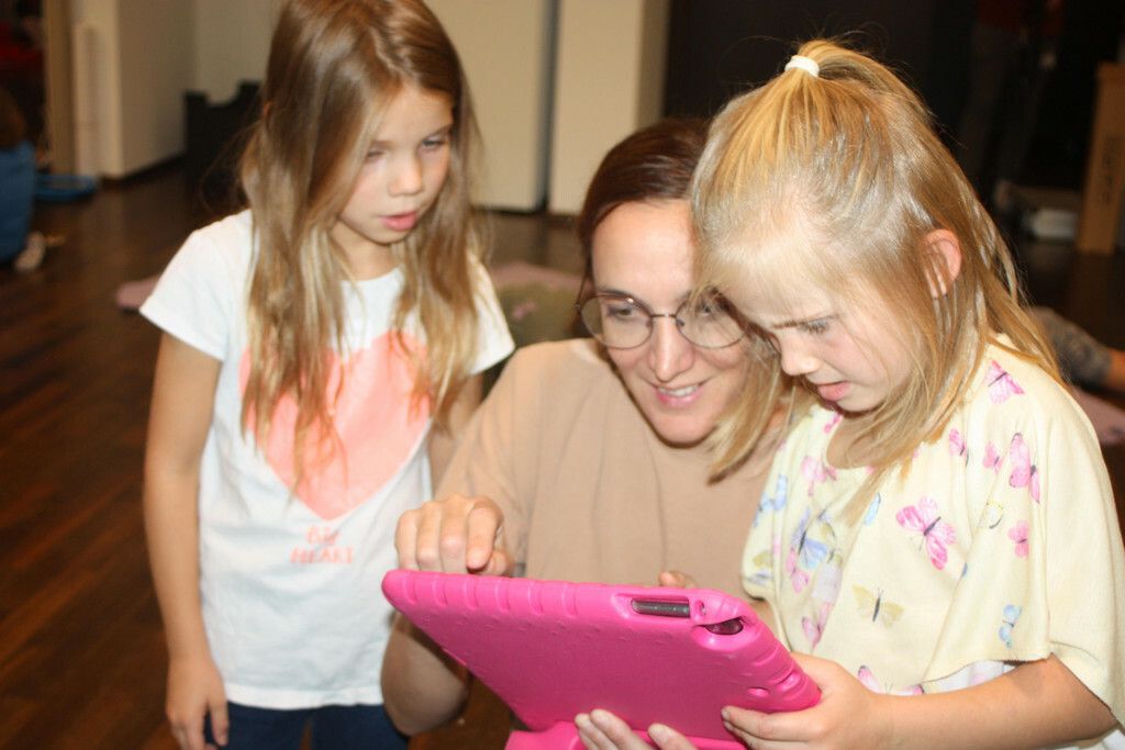 Das Programmieren von Robotern bereitete den jungen Kindern in Rankweil große Freude. VN/TK