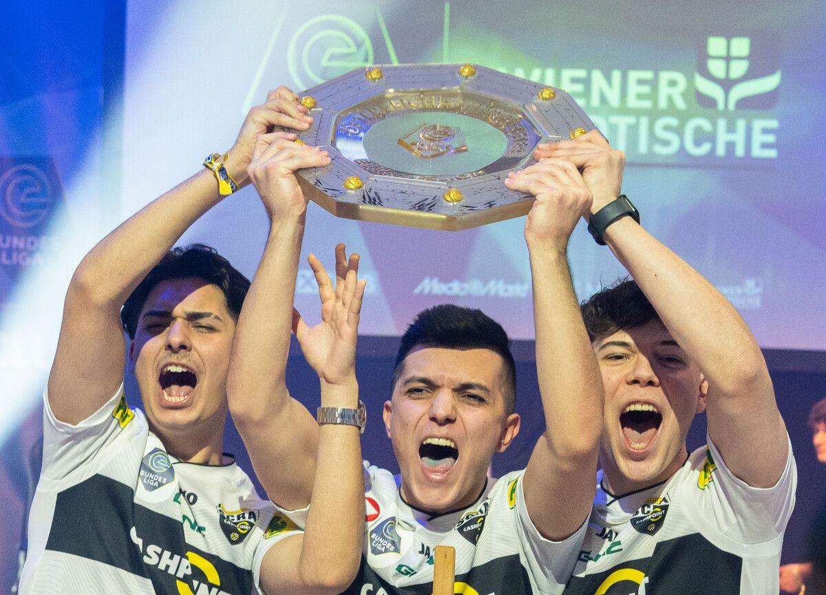 Den letzten Meistertitel in der eBundesliga holten sich die Zocker des SCR Altach.gepa