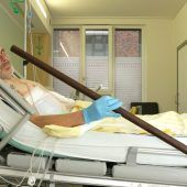 55-Jähriger wird von Zaunstange aufgespießt – und überlebt