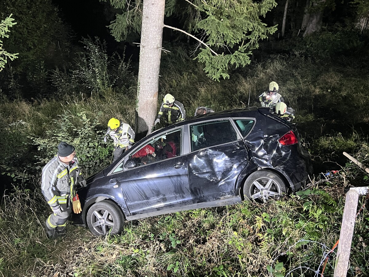 Der Pkw überschlug sich und kam nach etwa 15 Metern zum Stillstand.VOL.AT/VLach