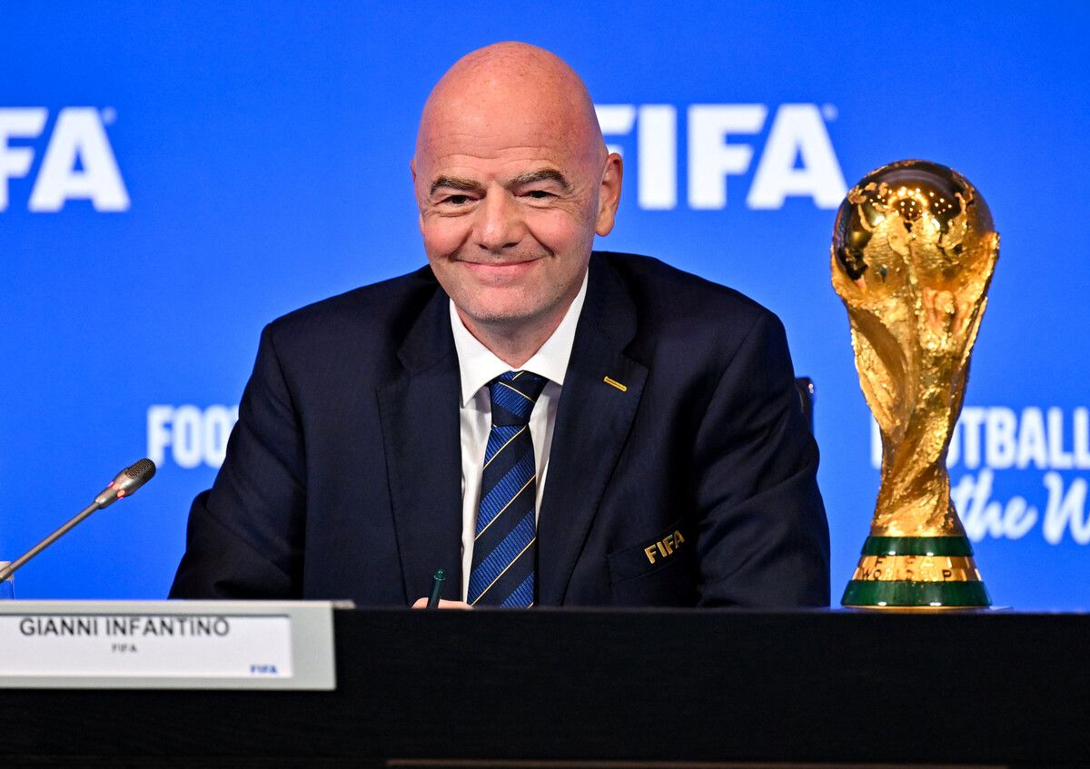 Der umstrittene FIFA-Präsident Gianni Infantino ist ob des Vorschlags zur WM 2030 auf drei Kontinenten naturgemäß sehr zufrieden. reuters