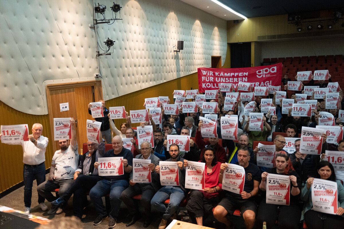 Die Betriebsräte der Vorarlberger Metallindustrie demonstrieren bei ihrer Versammlung Geschlossenheit und Entschlossenheit.VN/Rhomberg