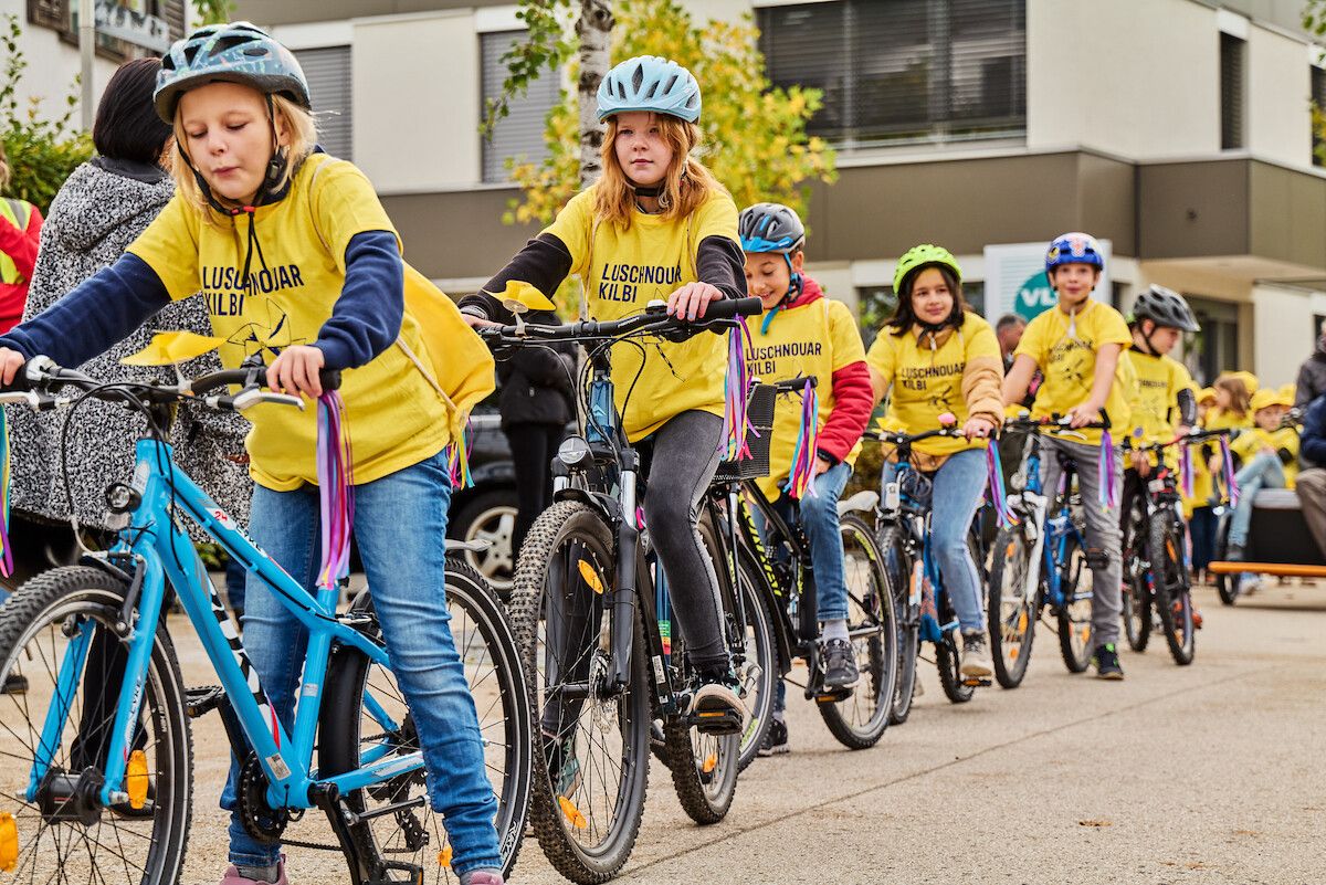 Die Fahrradparade bringt die „Pimpo“ mit der Bürgermeister Kurt Fischer die Kilbi offiziell eröffnet, ins Lustenauer Zentrum.
