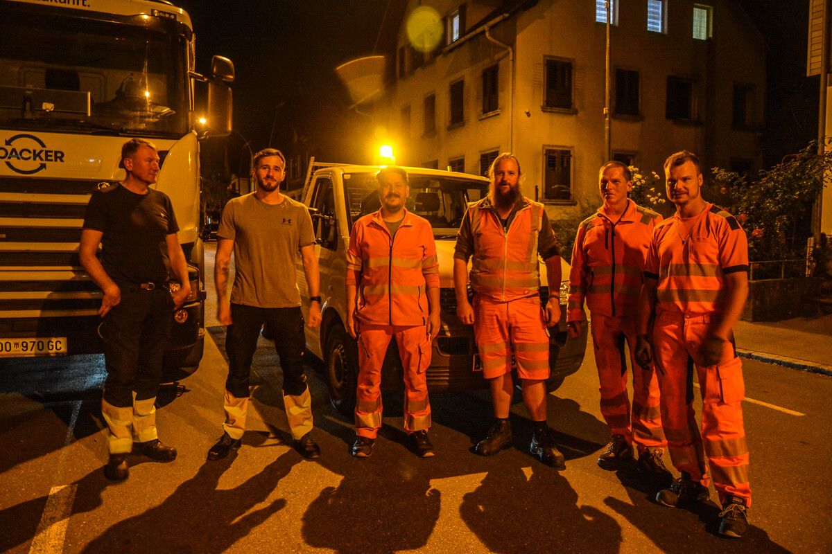 Die fleißigen Mitarbeiter des Lustenauer Bauhofs sorgten nach der Kilbi noch vor Mitternacht für freie Fahrt durchs Zentrum. bvs (3)