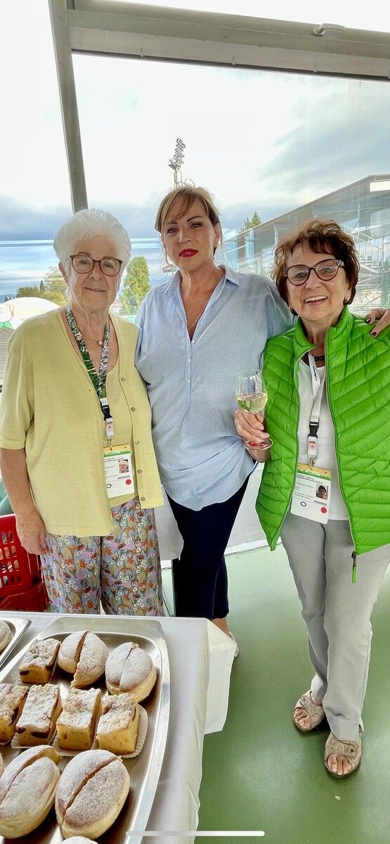 Die guten Geister im Glashaus! Kore Schneider, Manuela Russo, Hertha Sigl.