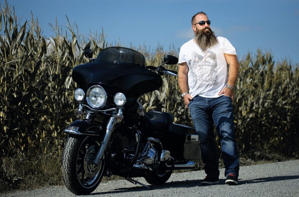 Die Harley-Davidson verschafft Markus Gruber ein Gefühl der Freiheit. HRJ(3), Gruber(2)