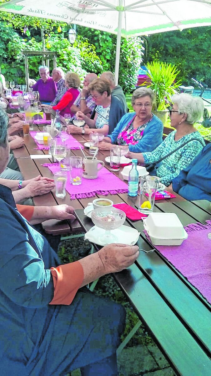 Die Hörbranzer Senior(inn)en verbrachten einen geselligen Nachmittag bei der Wanderung zur Waldschenke.50plus