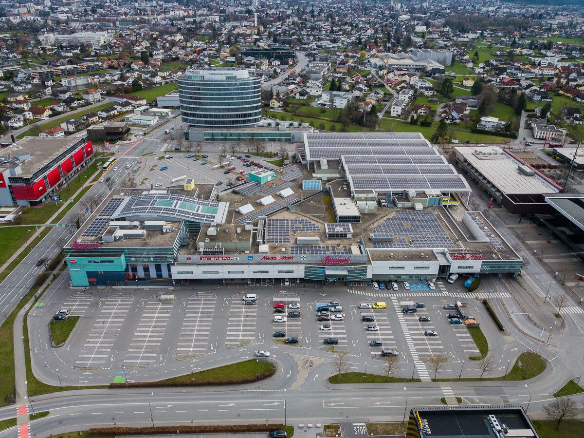 Die Parkplätze des Messeparks sollen überbaut werden.VN/Steurer
