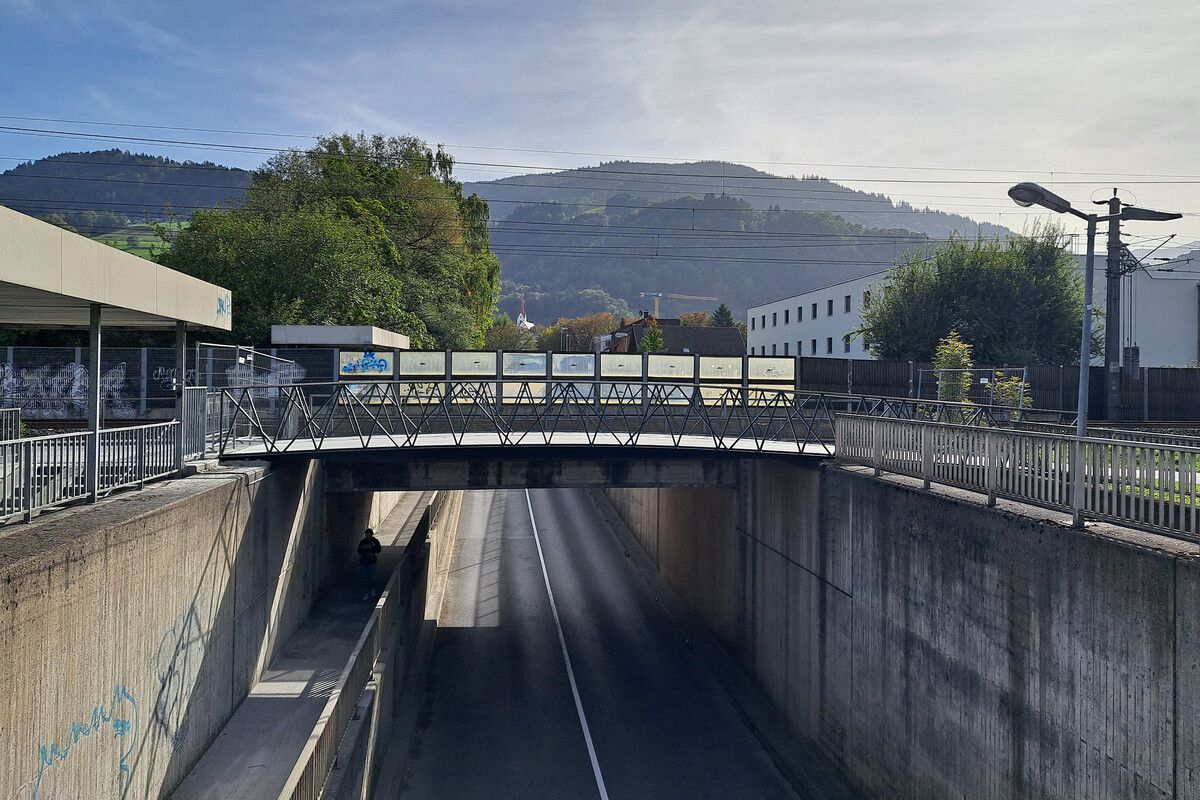 Die Radwegbrücke beim Bahnhalt Haselstauden, die Stiglingen überspannt, ist wieder befahrbar.Stadt