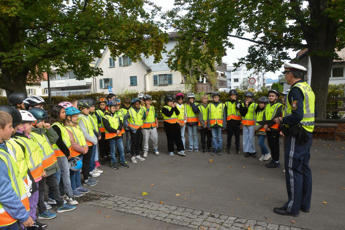 Die Schüler hörten René Schreiber aufmerksam zu. BVS (2)