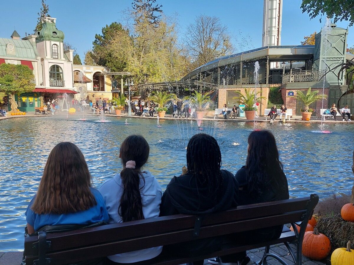 Ein Ausflug in den Europapark zählt zum Herbstferienprogramm der Offenen Jugendarbeit Mäder. oja Mäder