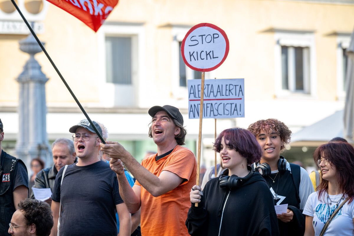 Einige Aktivisten demonstrierten gegen Kickl. VN/Rhomberg