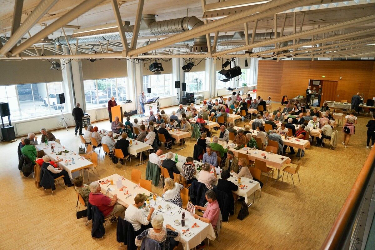 Fröhliche Törggelefeier mit über hundert Besuchern.Verein der Südtiroler in Vlbg Feldkirch/Bludenz