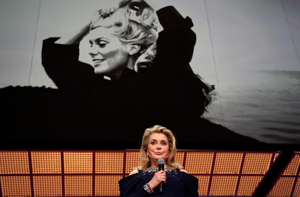 In Frankreich wird sie „La reine Catherine“ genannt, im deutschen Sprachraum „Die Deneuve“. VALERY HACHE