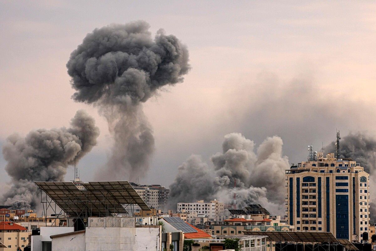Israel schlägt zurück: Zu sehen mit einem Blick auf Gaza.