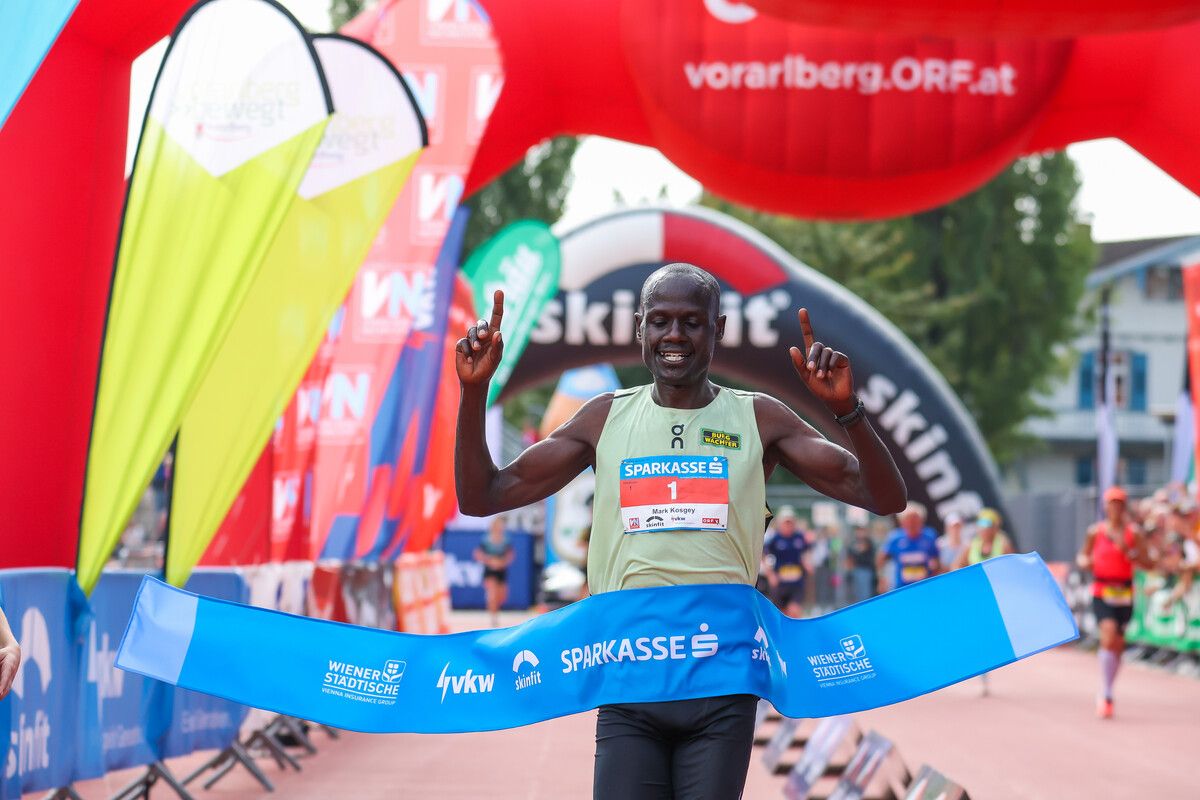 Mit seiner Zeit von 2:09:15 Stunden war Mark Kiptoo (Bild) als Sieger des Sparkasse 3-Länder-Marathons auch schneller als sein Landsmann Bernard Muia, der in München in 2:09:17 gewann.Steurer