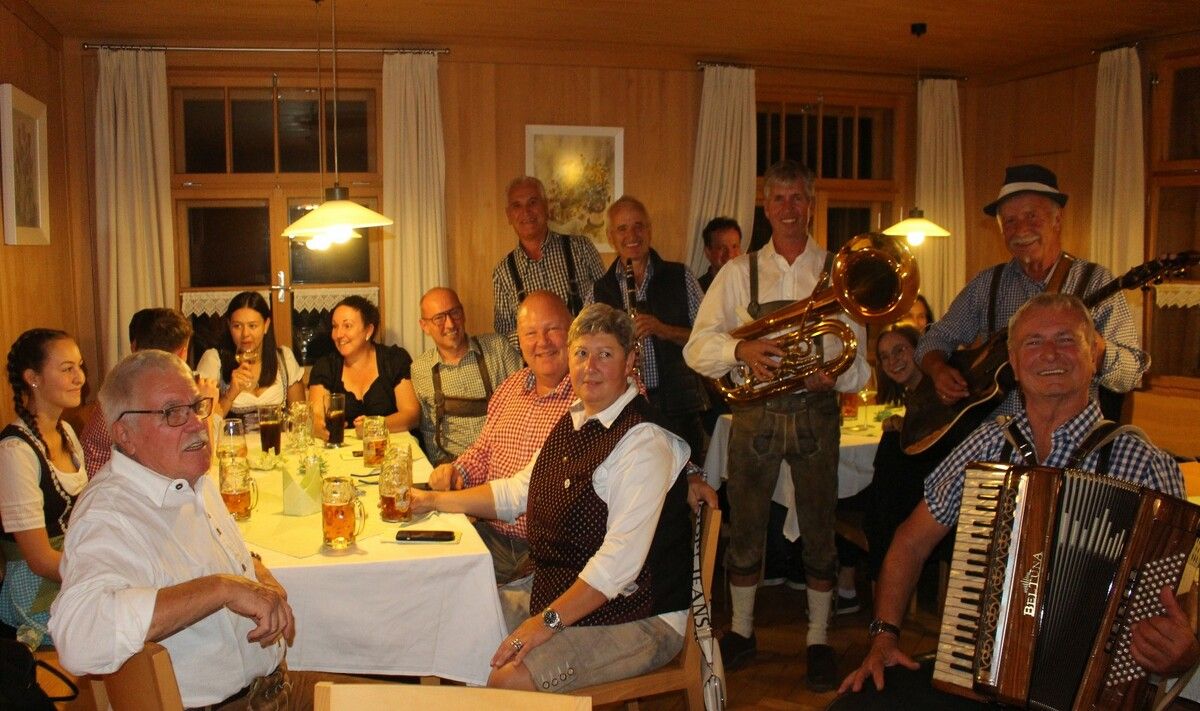 Nostalgie in Kathi’s Stube – die Oldie-Krainer sorgten für Stimmung.