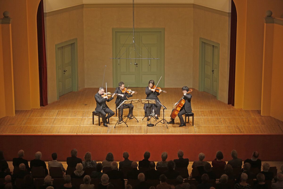 Quatuor Ebène interpretierte auch die Streichquartette von Haydn und Schubert hervorragend. ERHARD SPRENGER