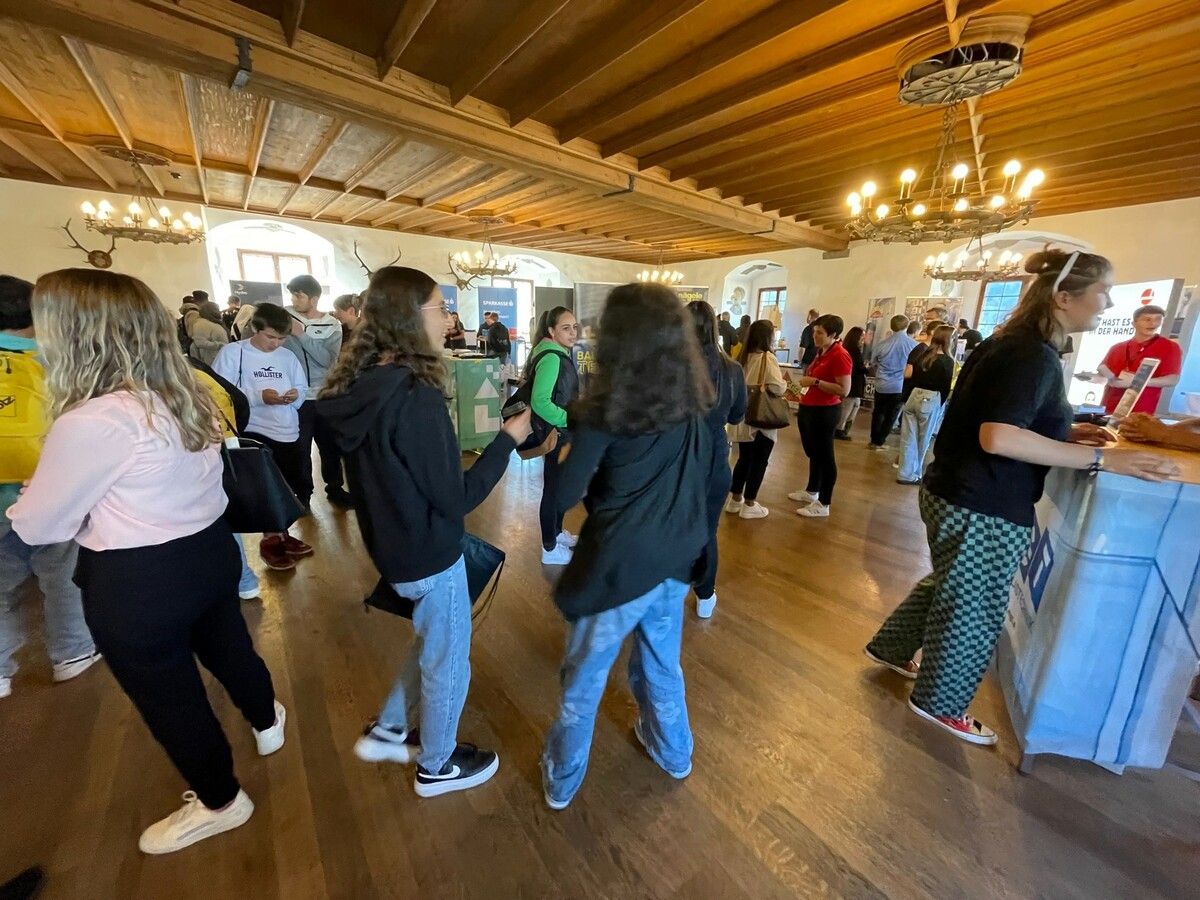 Rund 600 interessierte Besucher informierten sich auf der Lehrlingsmesse bei 17 Ausstellern.