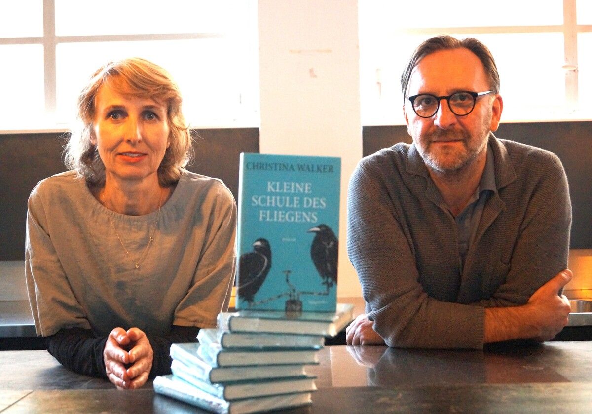 Schriftstellerin Christina Walker wurde begleitet von Musiker Marc Frank. yas (3)