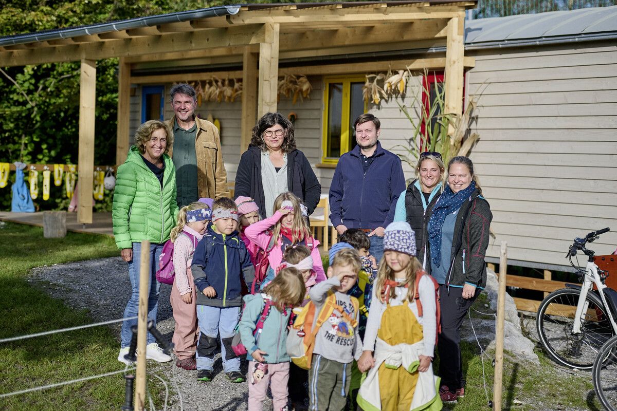 Sowohl die Verantwortlichen als auch die Kinder freuen sich über den neuen Kindergarten.Gde