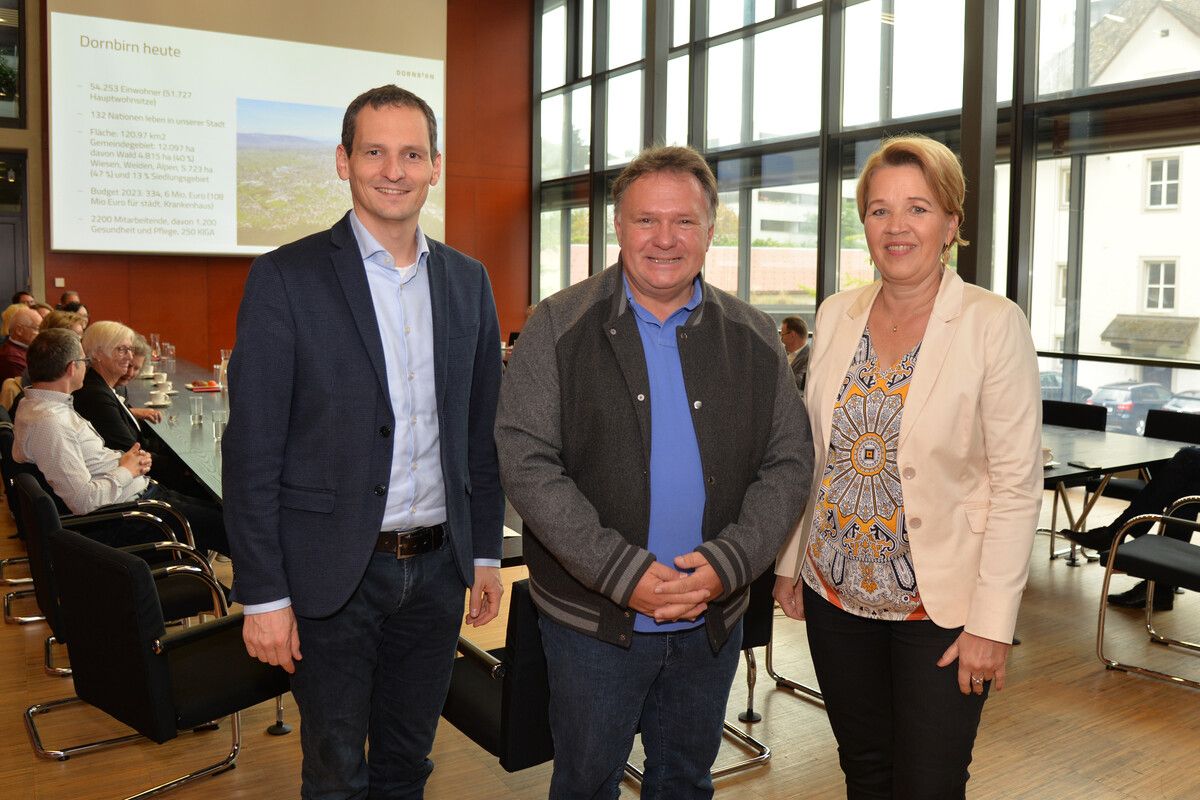 Vizebürgermeister Julian Fässler (l.) Kaufbeurens Oberbürgermeister Stefan Bosse und Bürgermeisterin Andrea Kaufmann. Stadt