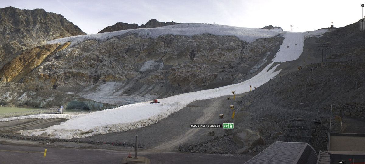 Von Winter ist auf der Webcam auf dem Rettenbachferner noch nicht viel zu sehen.ScrrenshoT webcam