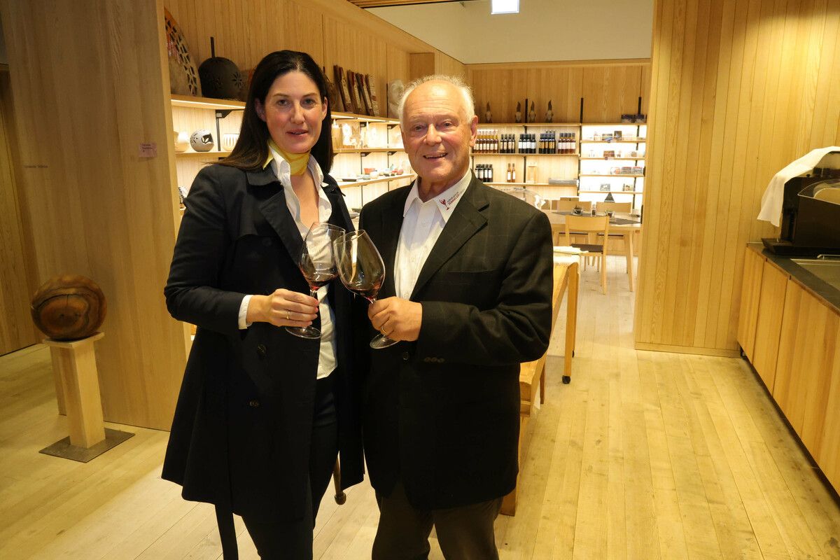 Weinakademiker Sibylle Kleboth (Weinweitblick) und Sieghard Baier.